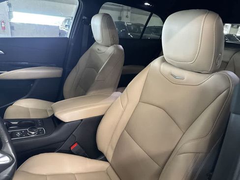 Used 2024 Cadillac XT4 Premium Luxury FWD image 13