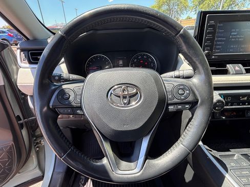Used 2021 Toyota RAV4 XLE w/ XLE Grade Weather Package AWD/4WD image 12