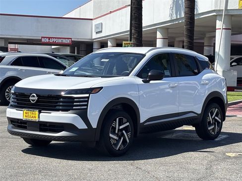 New 2026 Nissan Kicks SV image 5