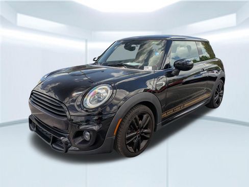 Used 2021 MINI Cooper 2-Door Hardtop image 1