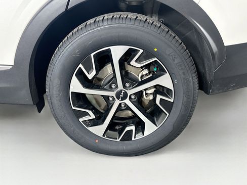 Used 2023 Kia Sportage EX w/ EX Premium Package image 11