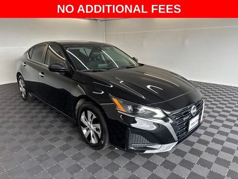 Certified 2025 Nissan Altima 2.5 S FWD image 1