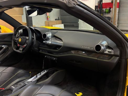 Used 2021 Ferrari F8 Tributo RWD image 18