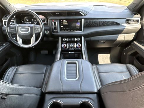 Used 2022 GMC Yukon XL Denali image 19