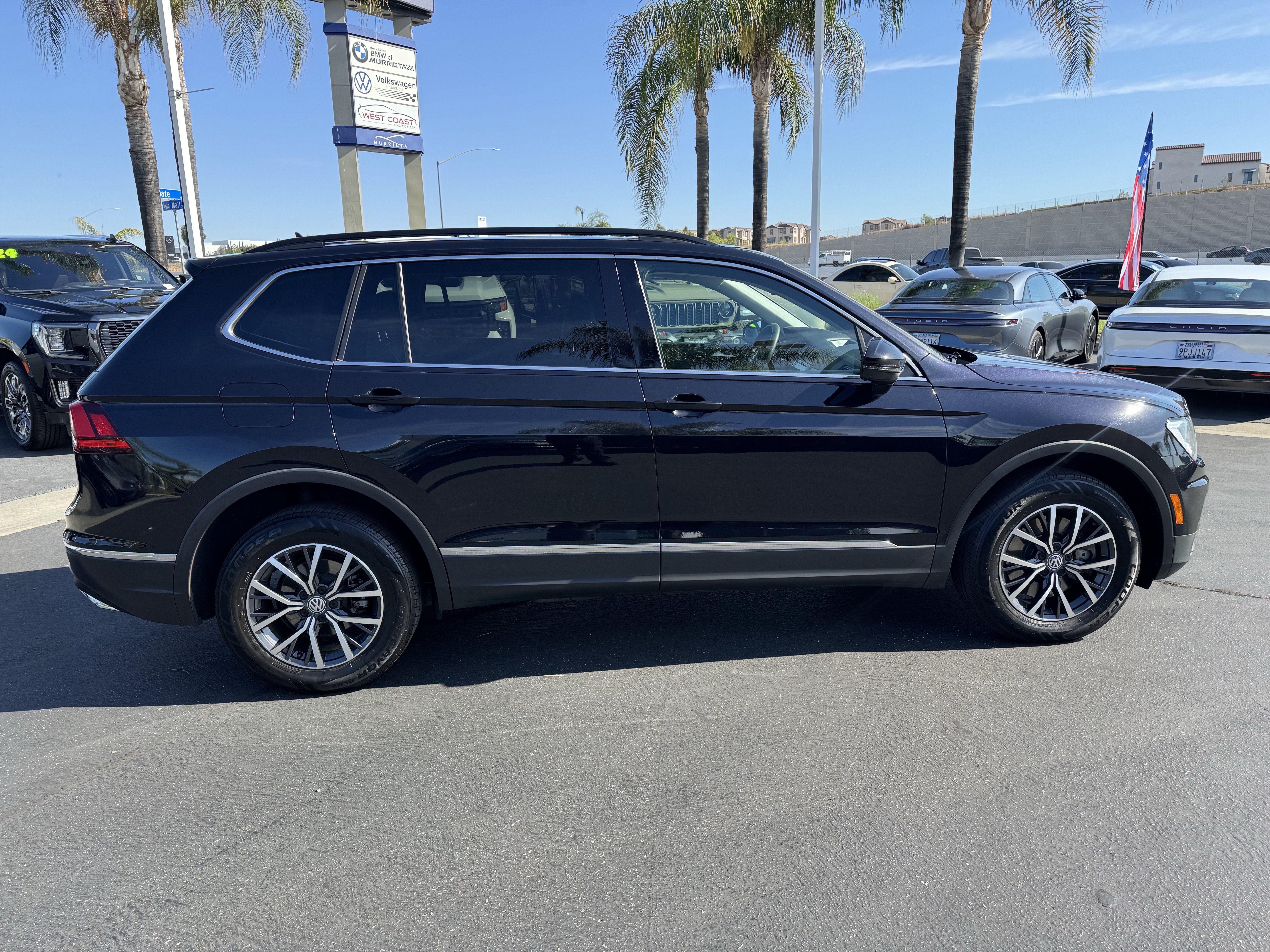Used 2020 Volkswagen Tiguan SE w/ Panoramic Sunroof Package FWD image 10