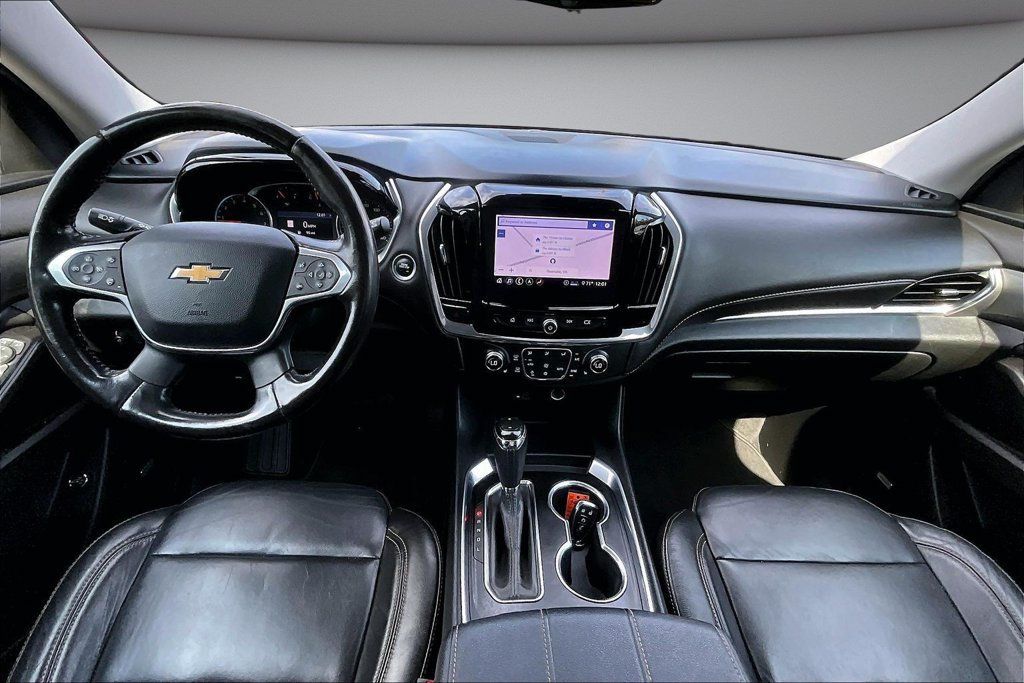 Used 2020 Chevrolet Traverse LT w/ LT Premium Package AWD/4WD image 7