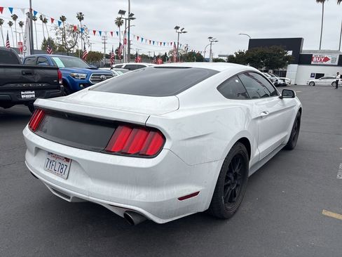 Used 2017 Ford Mustang Coupe RWD image 4