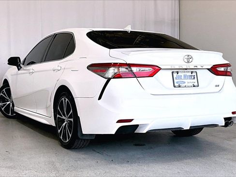 Used 2019 Toyota Camry SE image 10