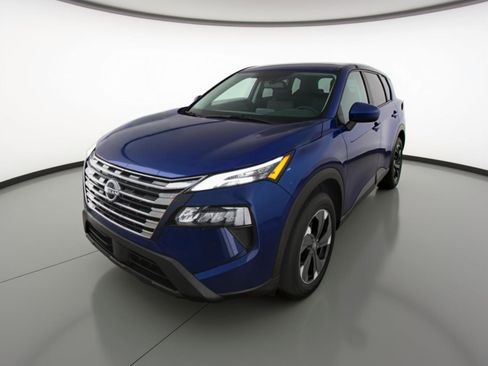 Used 2025 Nissan Rogue SV FWD image 3