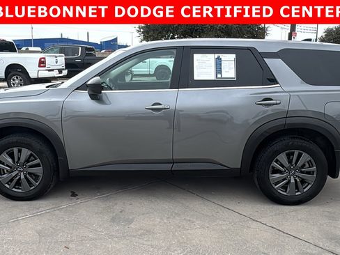 Used 2023 Nissan Pathfinder S image 8
