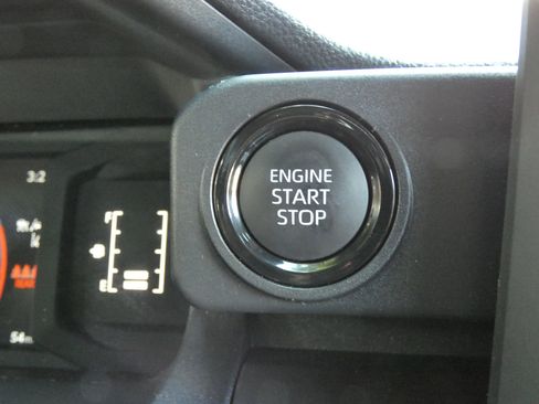 Used 2025 Toyota Tacoma SR5 image 59