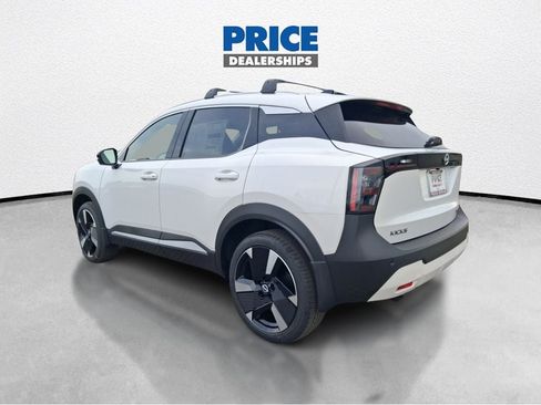New 2026 Nissan Kicks SR w/ Cold Weather Package AWD/4WD image 7