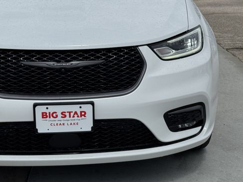 New 2026 Chrysler Pacifica Select FWD image 5