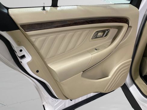 Used 2015 Ford Taurus Limited FWD image 12