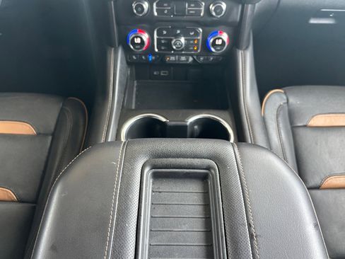 Used 2022 GMC Yukon AT4 image 5