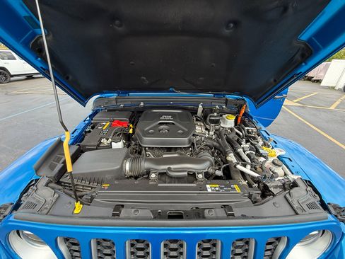 Used 2022 Jeep Wrangler Unlimited Sahara w/ Cold Weather Group image 49