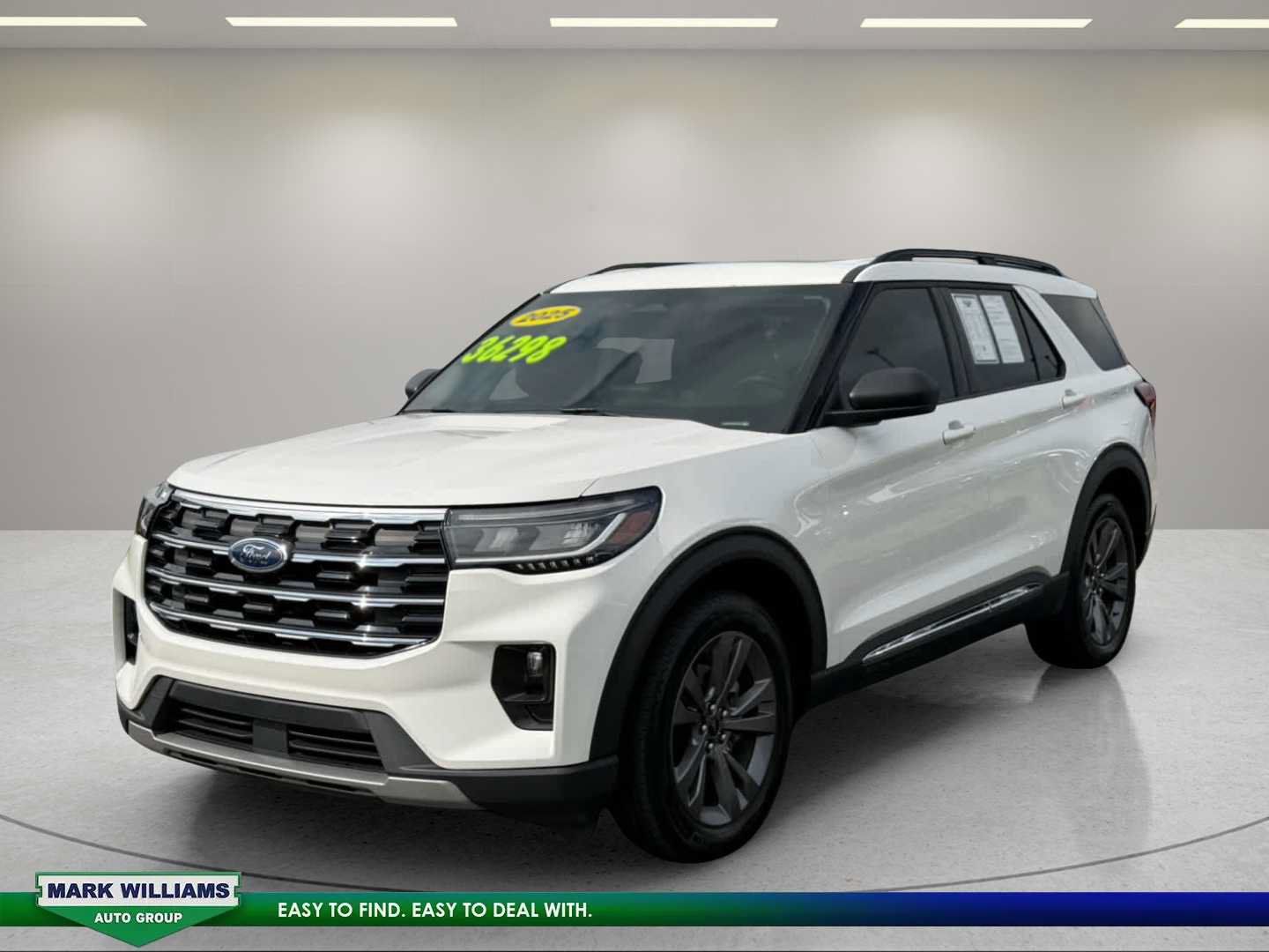 Used 2025 Ford Explorer Active w/ Active Comfort Package AWD/4WD image 2