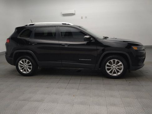 Used 2021 Jeep Cherokee Latitude FWD image 11