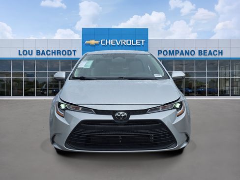 Used 2024 Toyota Corolla LE FWD image 2