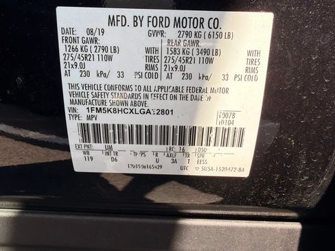 Used 2020 Ford Explorer Platinum w/ Premium Technology Package AWD/4WD image 36