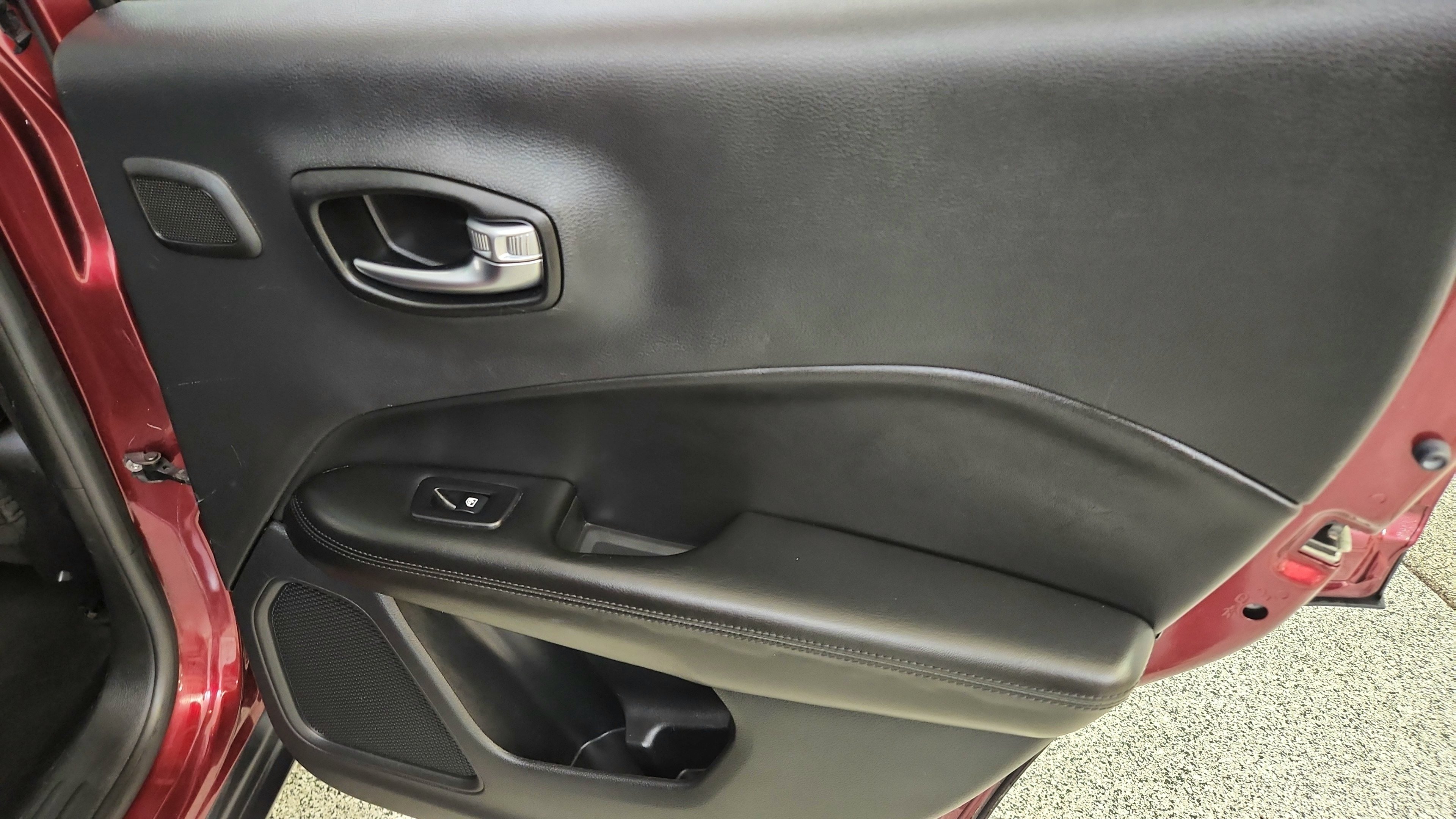 Used 2021 Jeep Compass Latitude w/ Sun and Sound Group FWD image 31
