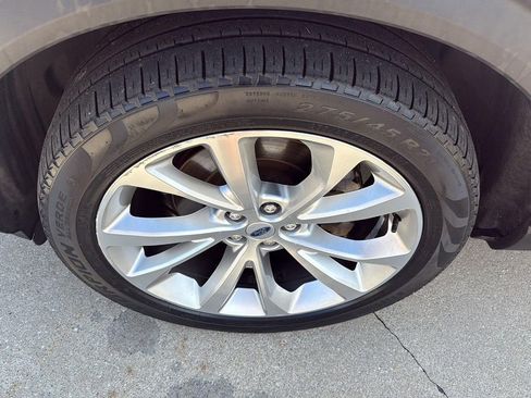 Used 2022 Ford Explorer Platinum w/ Equipment Group 601A image 9