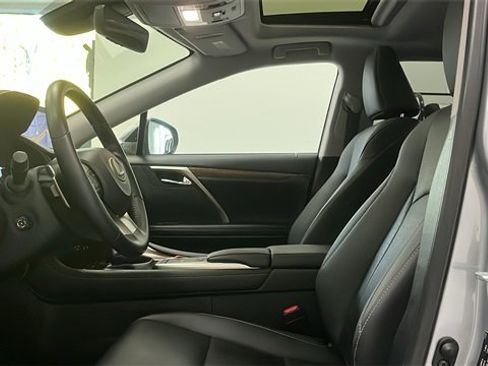 Used 2022 Lexus RX 350L Premium image 10