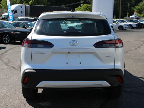 New 2026 Toyota Corolla Cross L AWD/4WD image 8