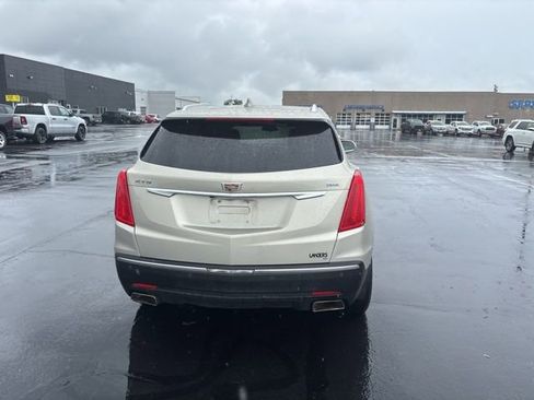 Used 2017 Cadillac XT5 Luxury w/ Driver Awareness Package FWD image 11