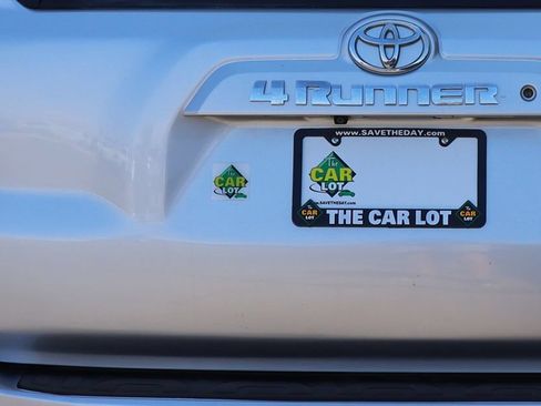 Used 2014 Toyota 4Runner SR5 AWD/4WD image 19