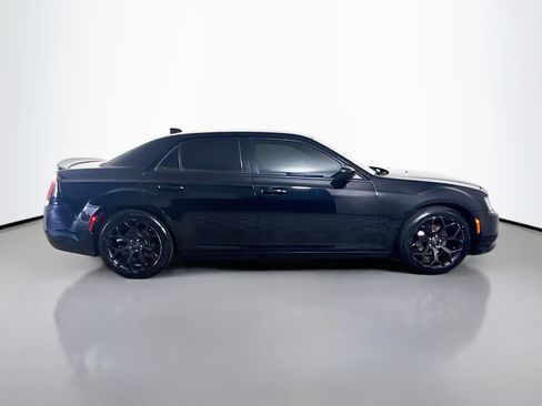Used 2019 Chrysler 300 S RWD image 11