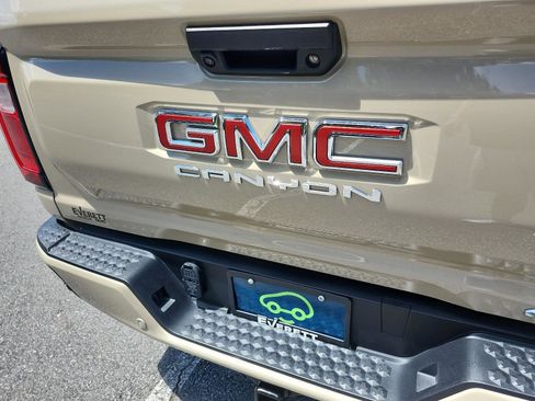 Certified 2024 GMC Canyon AT4 w/ AT4 Premium Package AWD/4WD image 4