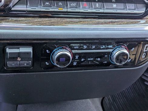 Used 2022 GMC Sierra 1500 Elevation image 24