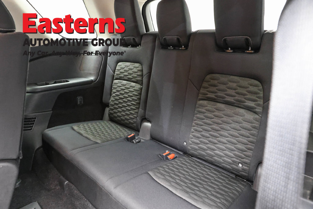Used 2022 Nissan Pathfinder SV AWD/4WD image 27
