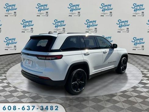Used 2024 Jeep Grand Cherokee Altitude AWD/4WD image 5