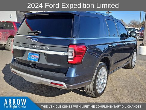 Used 2024 Ford Expedition Limited image 12