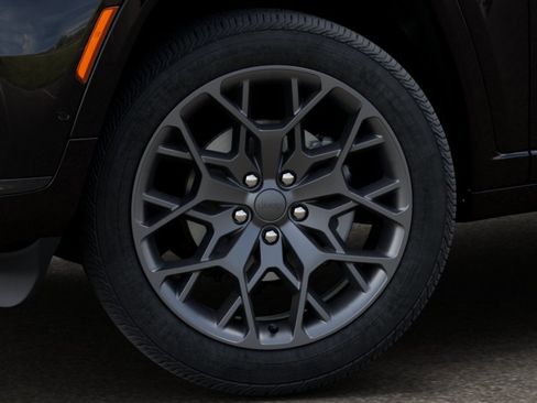 New 2025 Jeep Grand Cherokee L Summit image 8