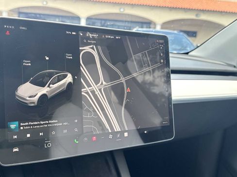 Used 2025 Tesla Model Y Performance AWD/4WD image 23