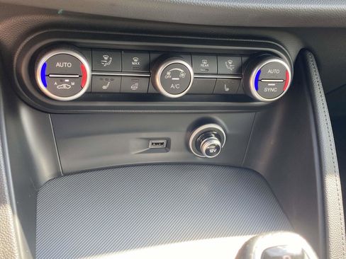 Used 2024 Alfa Romeo Stelvio Ti image 6