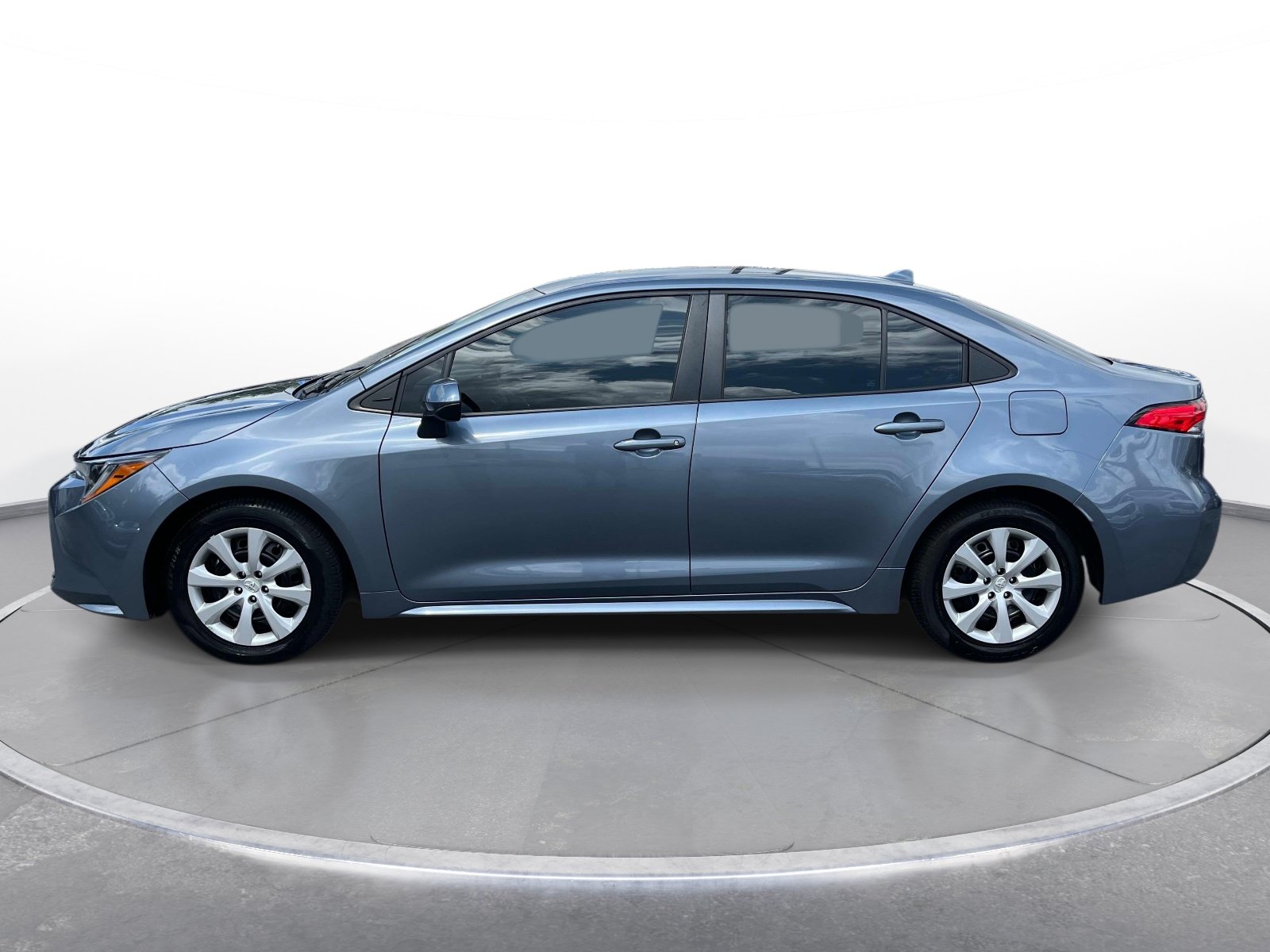 Used 2024 Toyota Corolla LE FWD image 8
