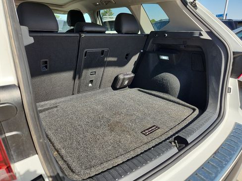 Certified 2024 Volkswagen Taos SE AWD/4WD image 9