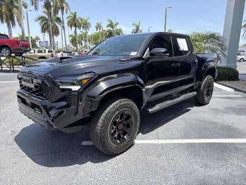 Used 2025 Toyota Tacoma TRD Pro AWD/4WD image 4