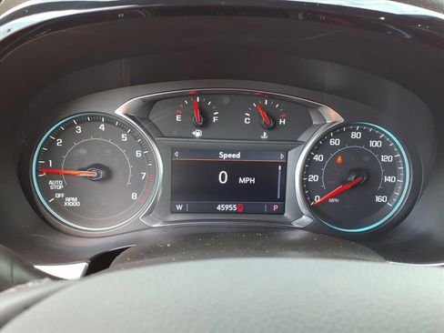 Used 2023 Chevrolet Traverse LT FWD image 27