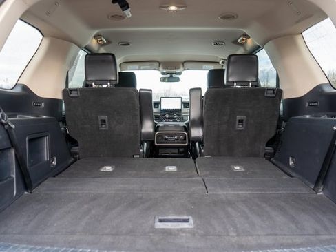 Used 2022 Ford Expedition XLT w/ Equipment Group 202A image 9