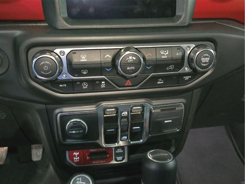 Used 2023 Jeep Gladiator Rubicon AWD/4WD image 15
