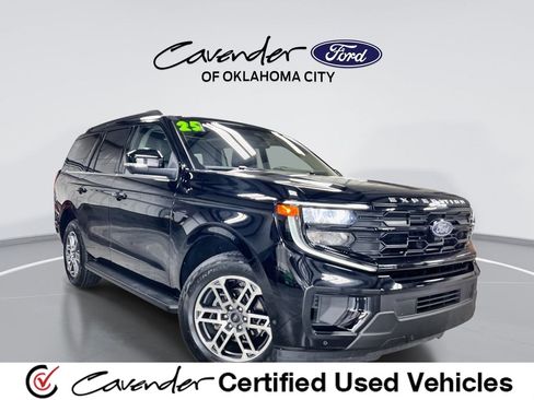 Used 2025 Ford Expedition Active AWD/4WD image 1