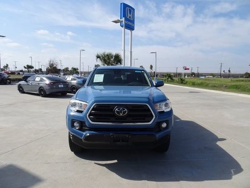 Used 2019 Toyota Tacoma SR5 image 2