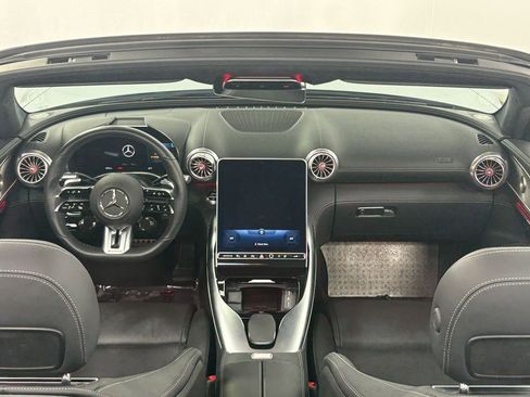 Used 2022 Mercedes-Benz SL 55 AMG 4MATIC w/ Driver Assistance Package image 29