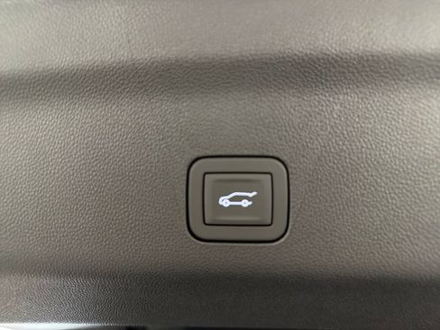 New 2026 GMC Yukon AT4 Ultimate w/ LPO, Floor Liner Package AWD/4WD image 9