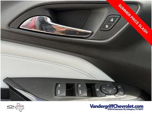 Certified 2025 Chevrolet Trax LT w/ Driver Confidence Package FWD image 22